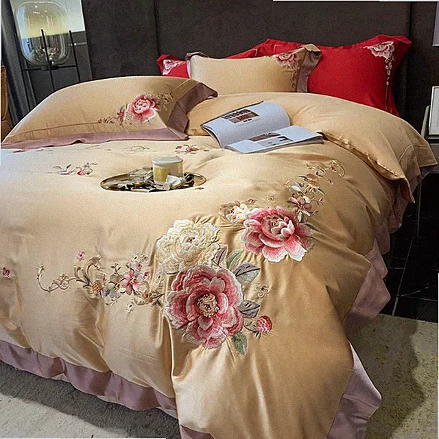 Silk Cotton Bedding Set 4pcs Quilt Cover Flat Sheet Pillowshames Embroidery Set